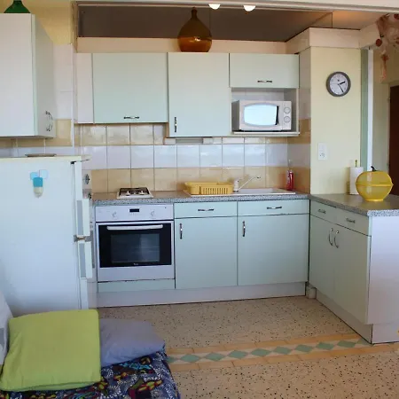 Apartment Appt 2 Pieces 4 Pers Climatise Avec Balcon, Parking Et Animaux Admis A 150m De La - Fr-1-229c-46